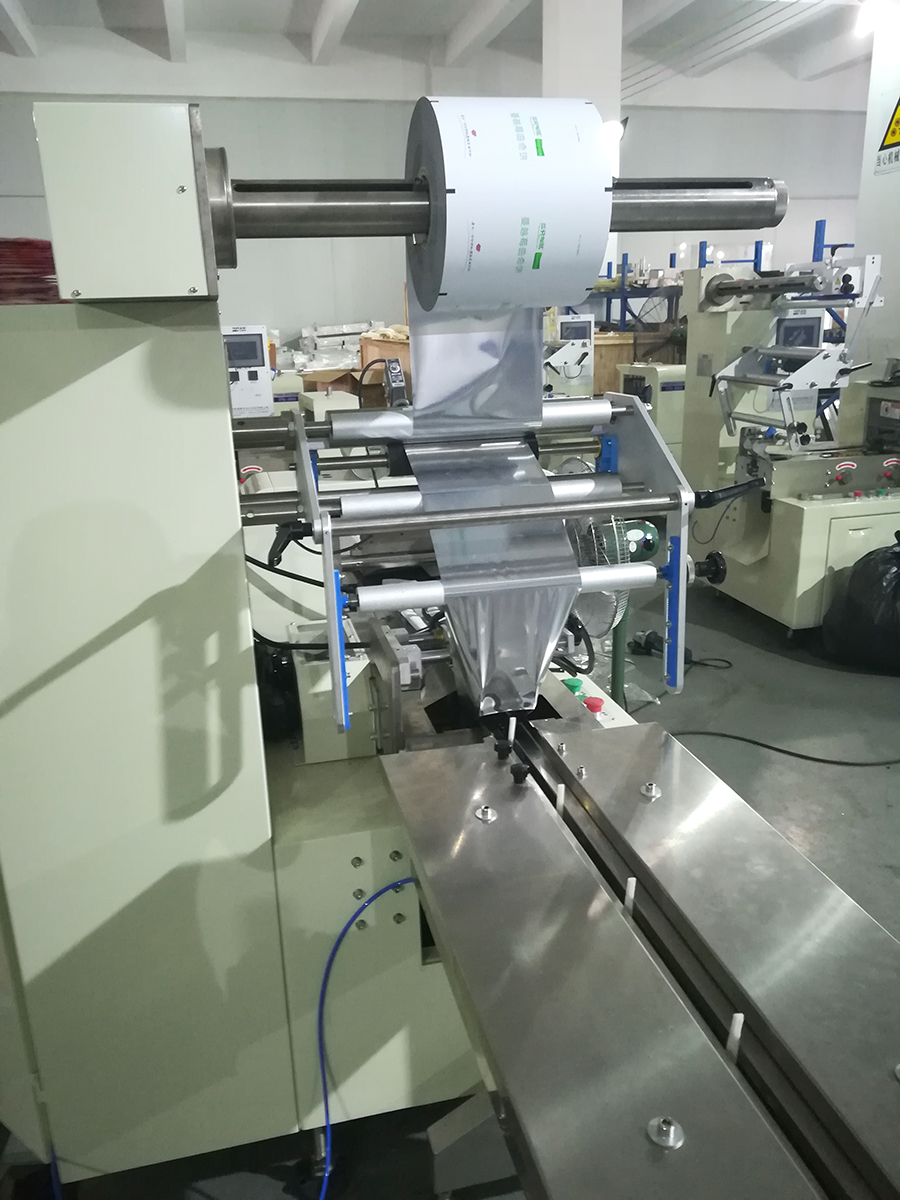 特福德包裝設(shè)備 TFD-380S口罩包裝機-現(xiàn)場圖 特福德包裝設(shè)備 TFD-380S口罩包裝機-現(xiàn)場圖